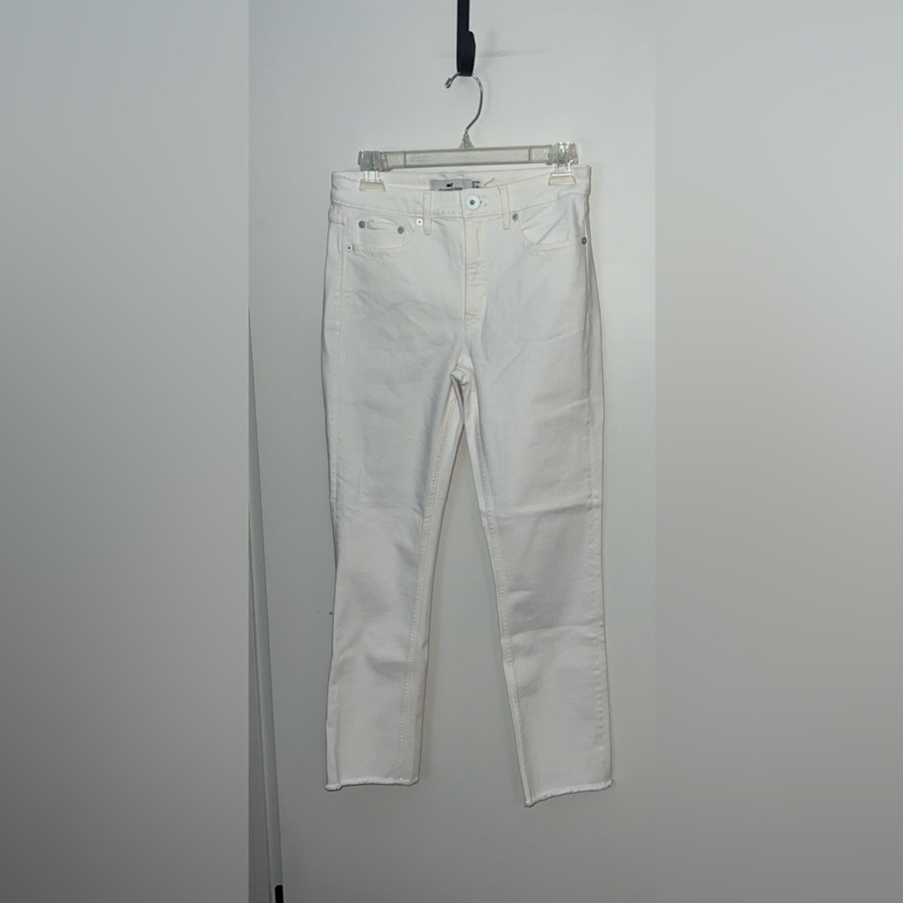 NWT Vineyard Vines Jamie high rise straight jeans, frayed hem & white cap color!